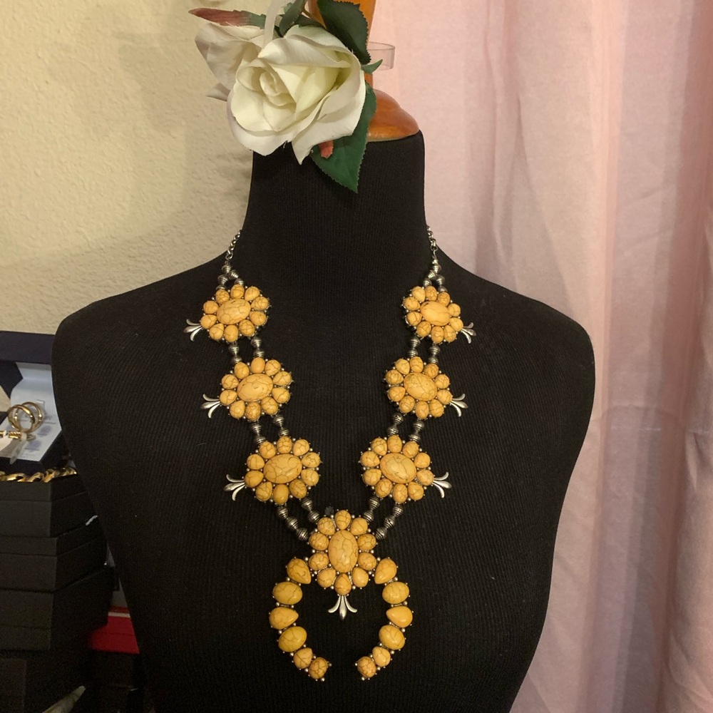 Elegant Yellow Floral Necklace